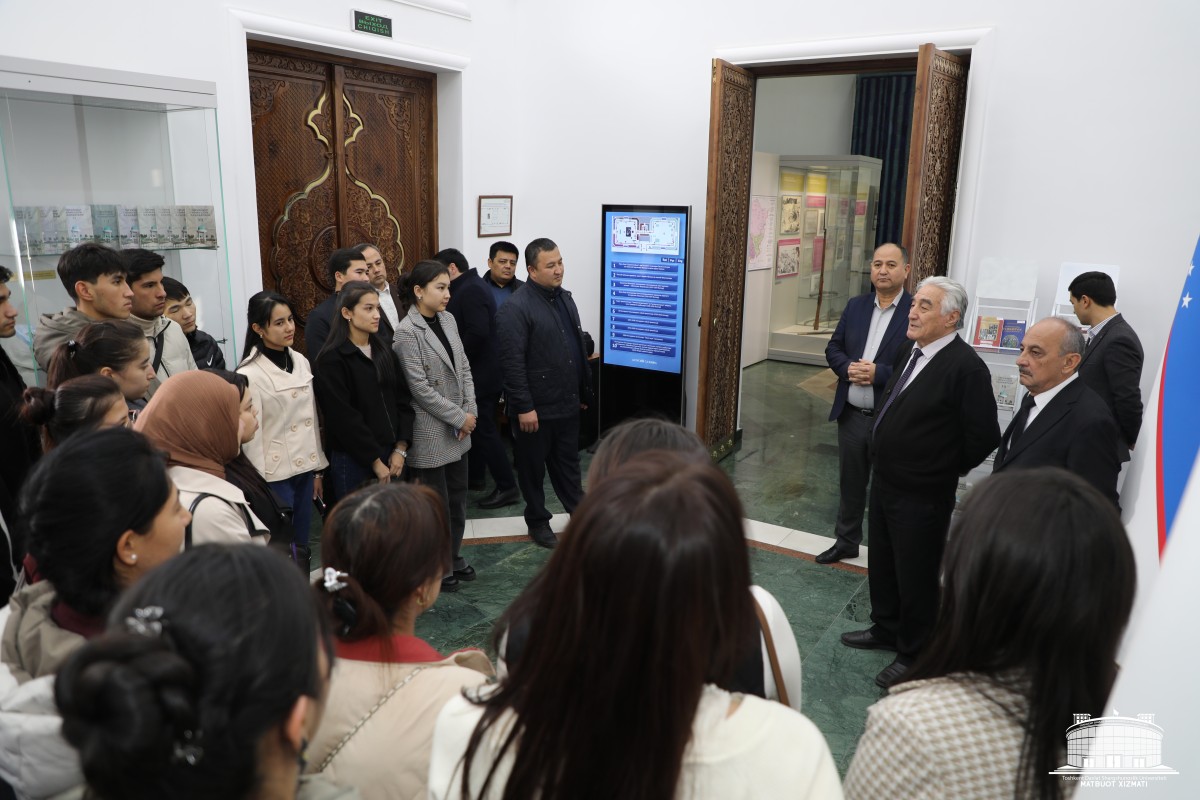 Орыс домашнее топтық секс с сперму в ағып жатқан анус трекер